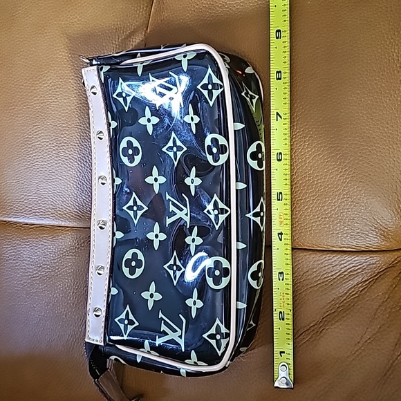 Vinyl Pouch clutch - Picture 3 of 4